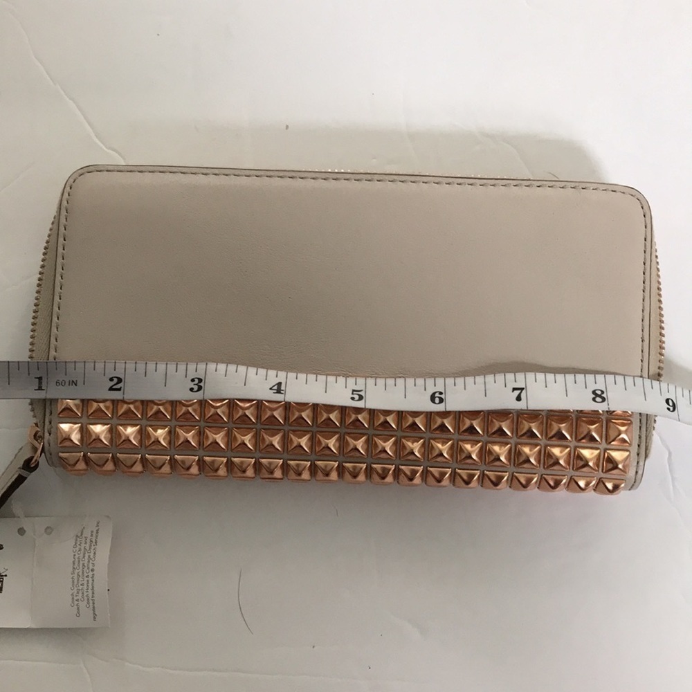 New COACH Parchment Studded Zip Around Wallet - Picture 4 of 6